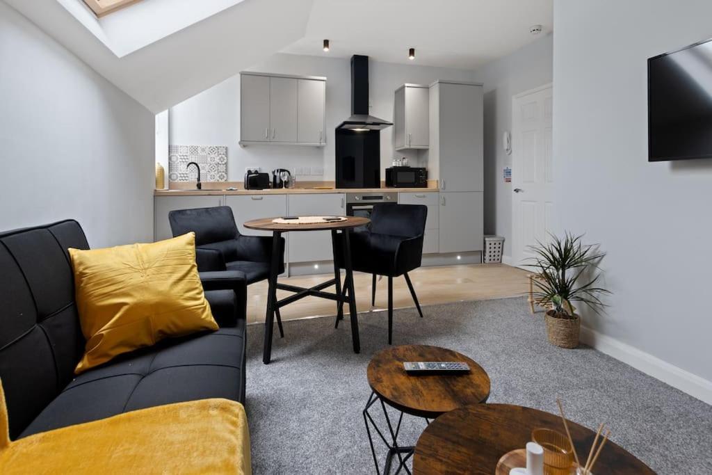 Modern Apartment Free Off Road Parking King Bed Suite 9 Nottingham Exterior photo
