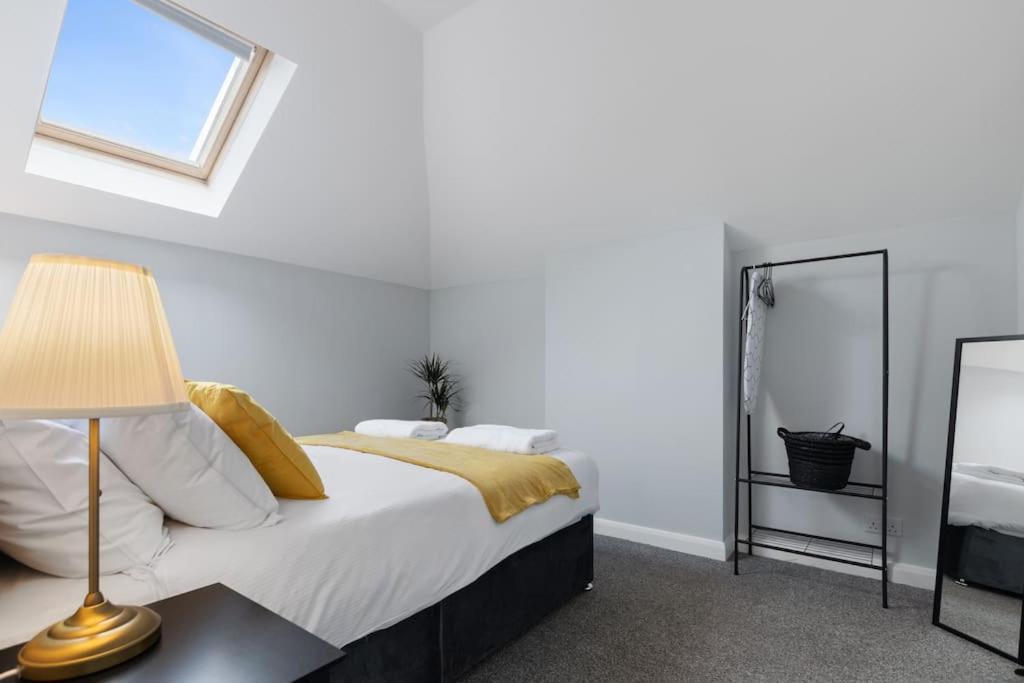 Modern Apartment Free Off Road Parking King Bed Suite 9 Nottingham Exterior photo