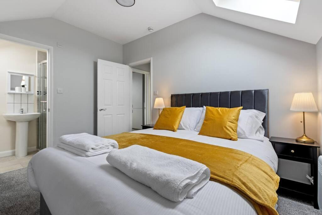 Modern Apartment Free Off Road Parking King Bed Suite 9 Nottingham Exterior photo
