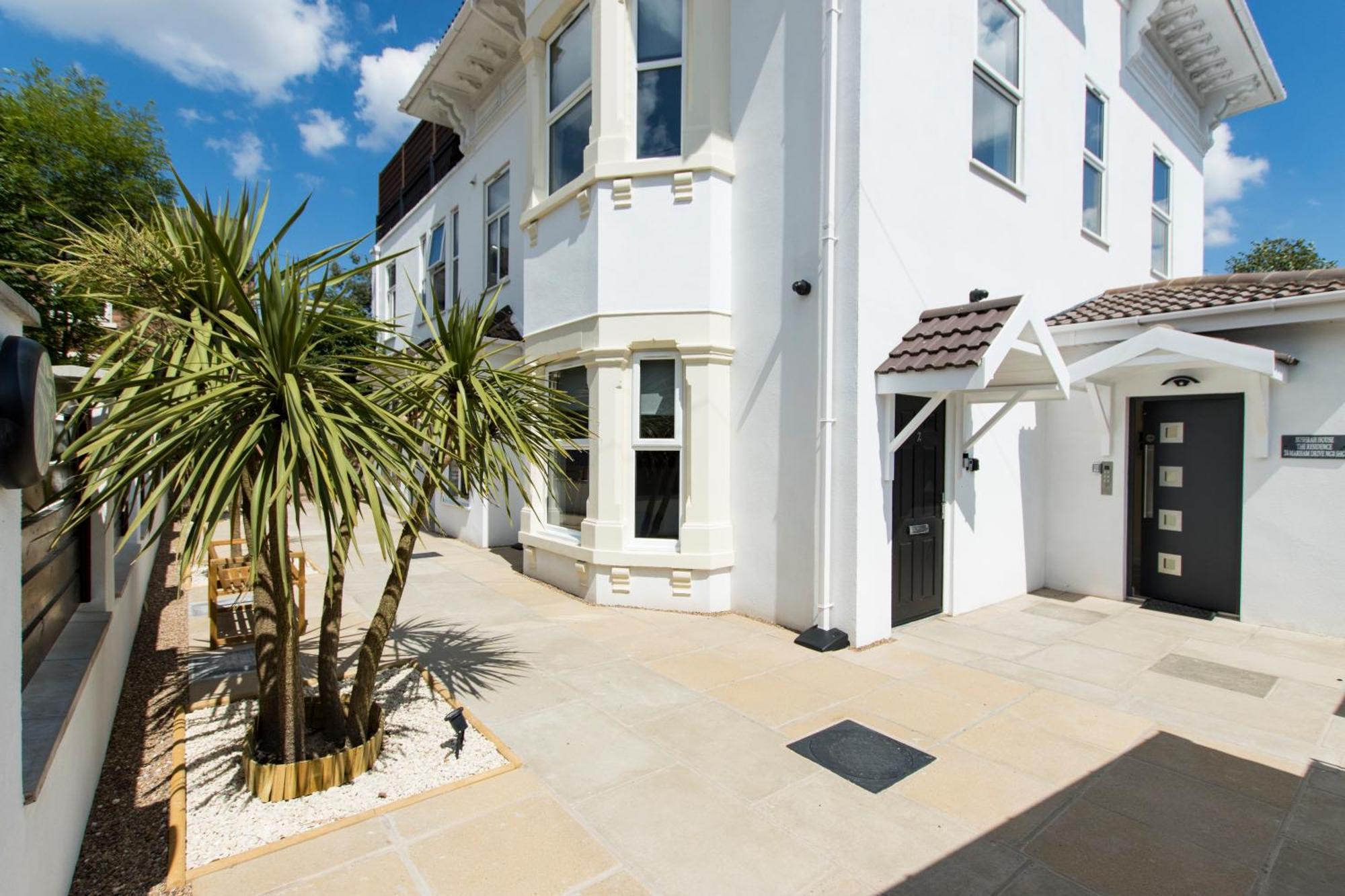 Modern Apartment Free Off Road Parking King Bed Suite 9 Nottingham Exterior photo